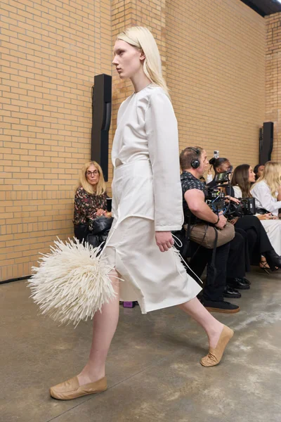 Look 84
